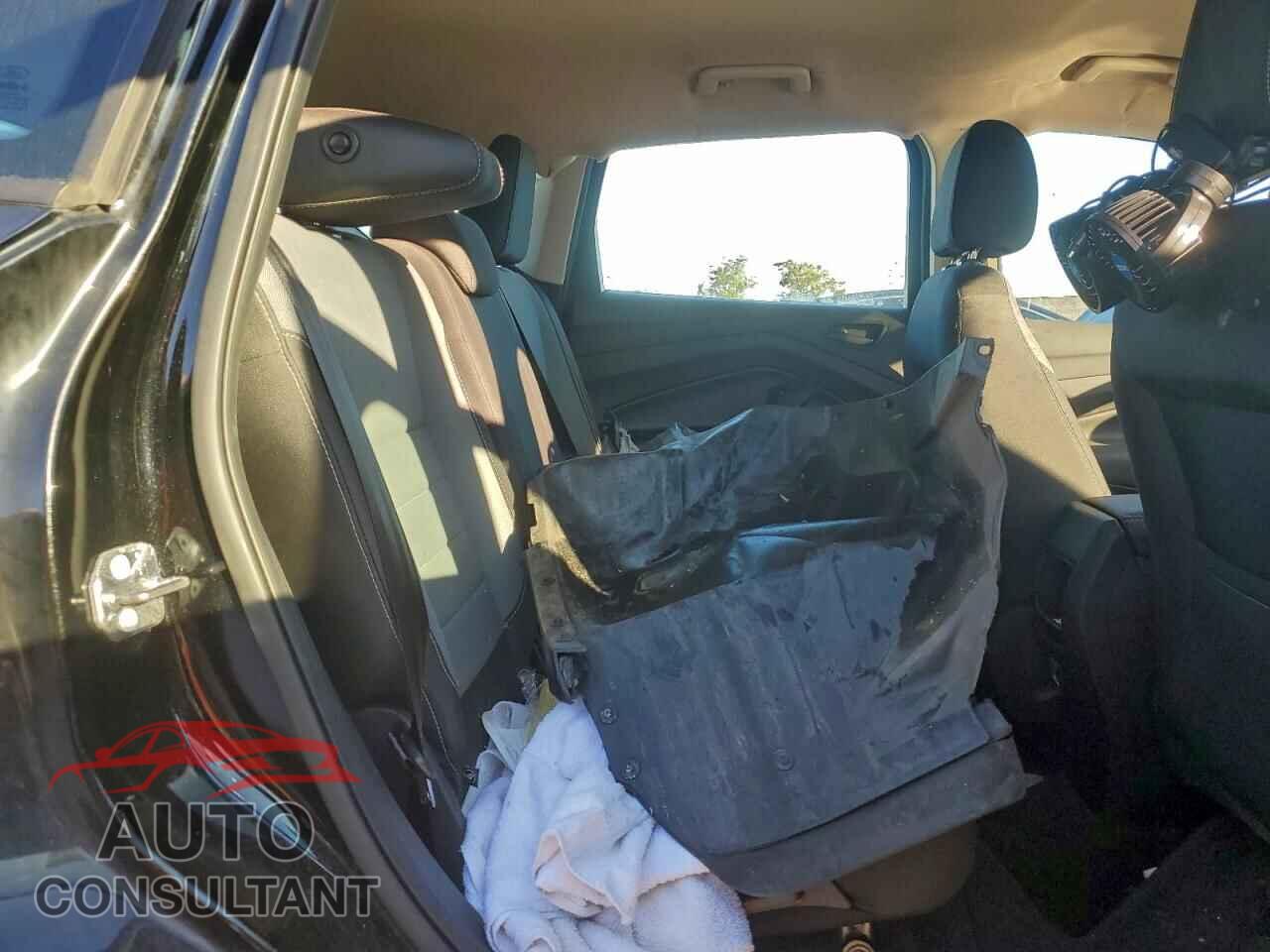FORD ESCAPE 2017 - 1FMCU0F76HUE65372