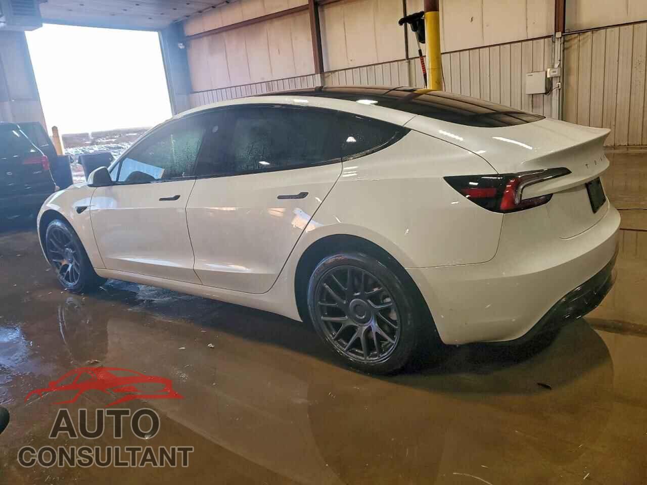 TESLA MODEL 3 2025 - 5YJ3E1EA0SF034692