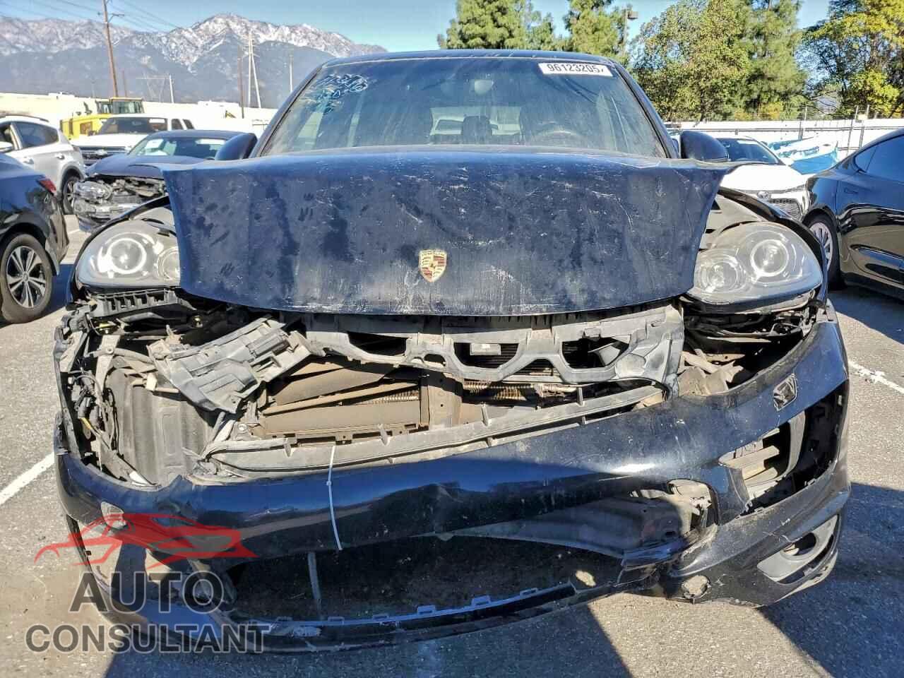 PORSCHE CAYENNE 2017 - WP1AA2A24HKA85534