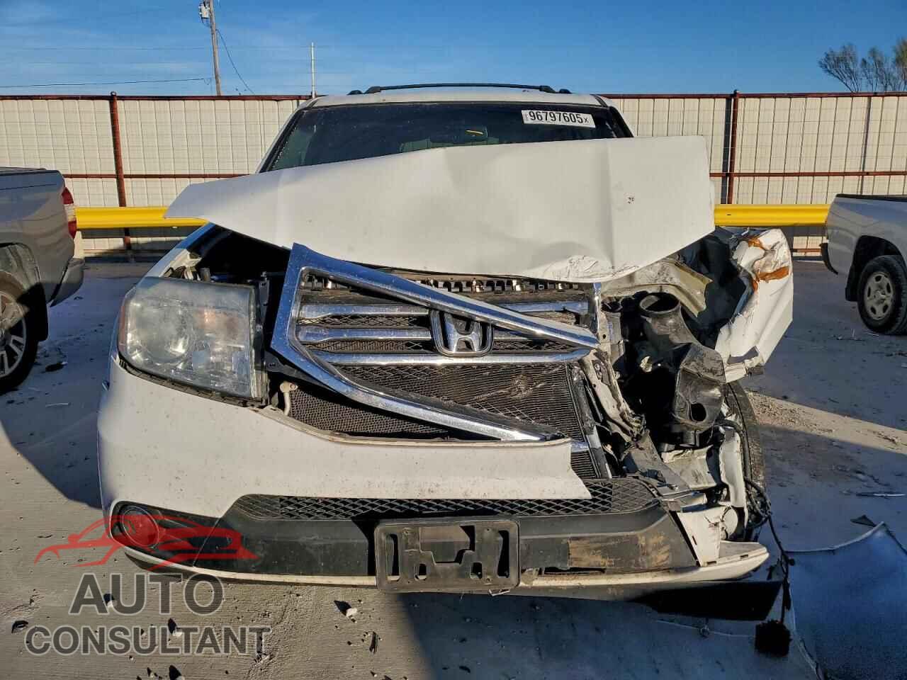 HONDA PILOT 2013 - 5FNYF3H79DB008660