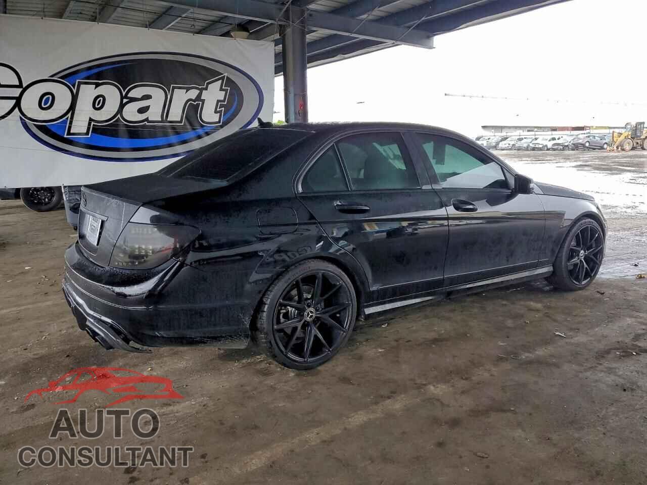 MERCEDES-BENZ C-CLASS 2012 - WDDGF4HB2CA643660