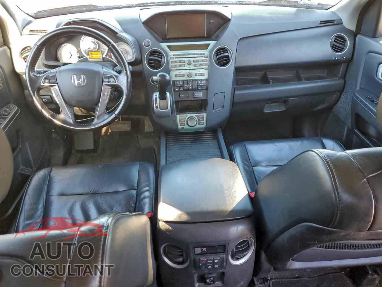 HONDA PILOT 2011 - 5FNYF4H93BB039276