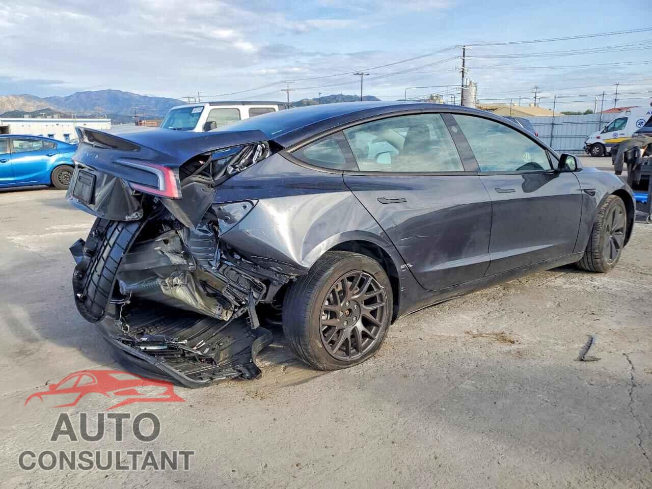 TESLA MODEL 3 2025 - 5YJ3E1EA2SF966487
