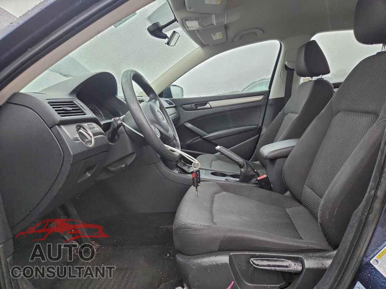 VOLKSWAGEN PASSAT 2013 - 1VWAP7A35DC063744