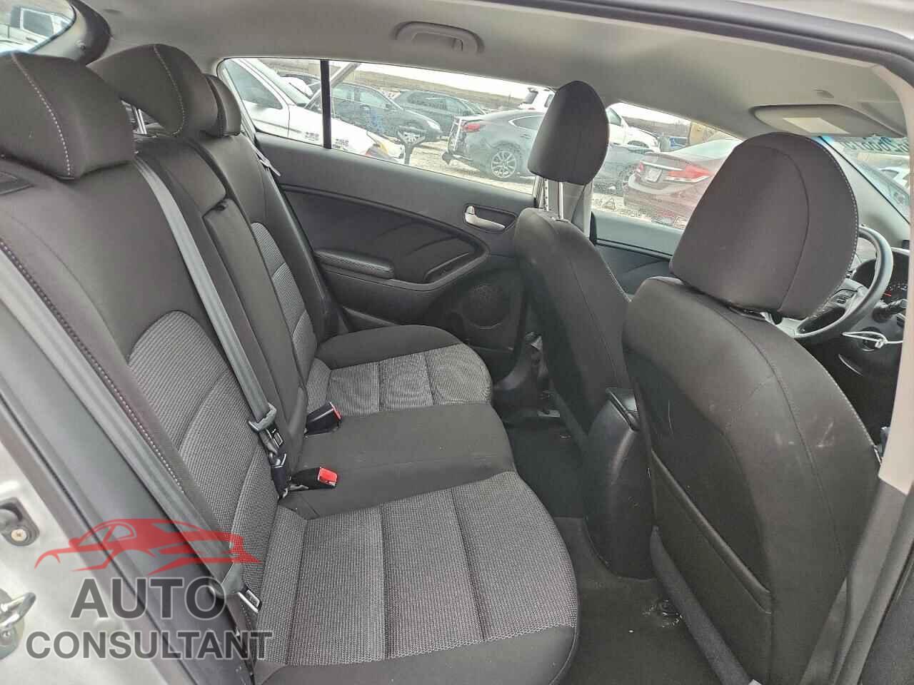 KIA FORTE 2017 - KNAFK5A87H5707792