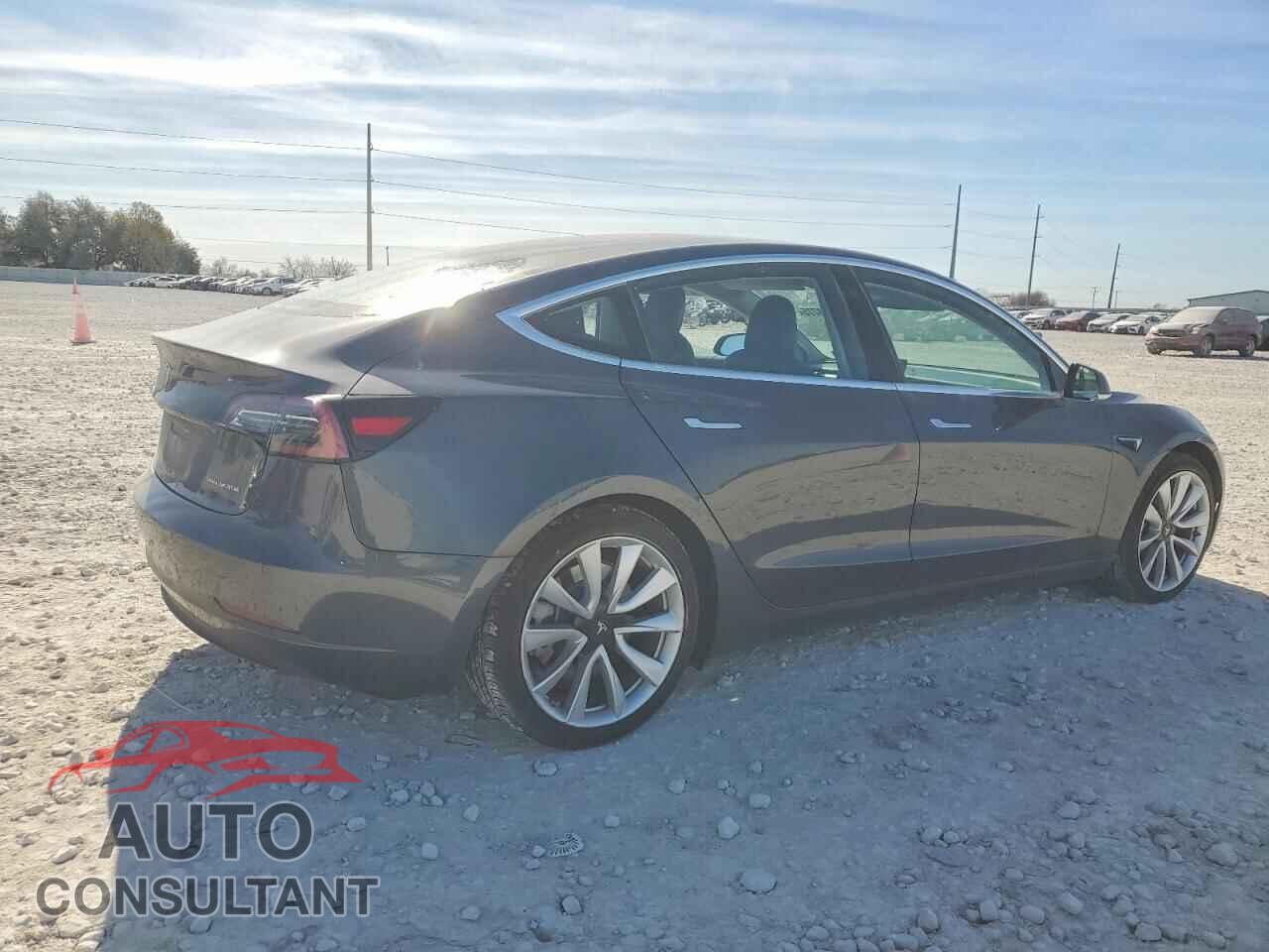 TESLA MODEL 3 2018 - 5YJ3E1EB8JF121165