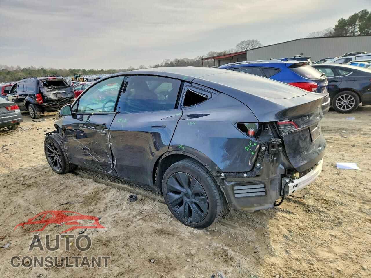 TESLA MODEL Y 2024 - 7SAYGDED0RF204882