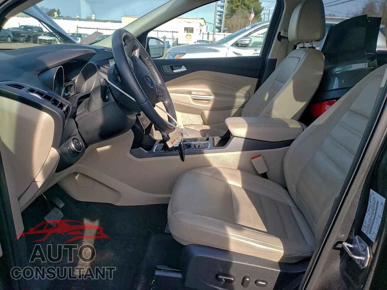 FORD ESCAPE 2017 - 1FMCU9JD3HUC90127
