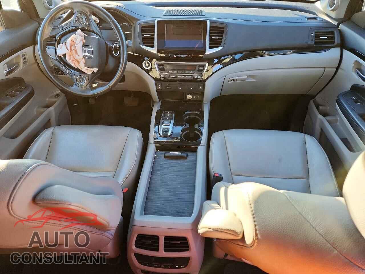 HONDA PILOT 2017 - 5FNYF6H97HB075492