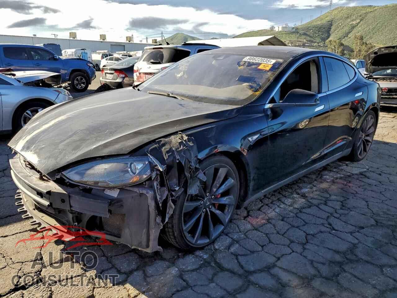 TESLA MODEL S 2014 - 5YJSA1H17EFP55681
