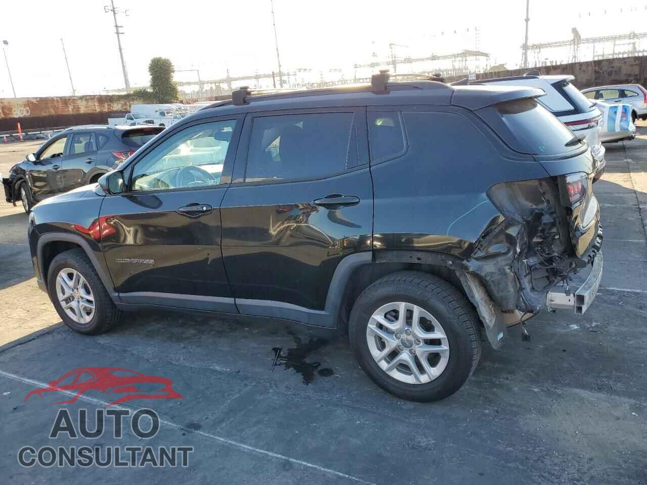JEEP COMPASS 2018 - 3C4NJCAB1JT339357