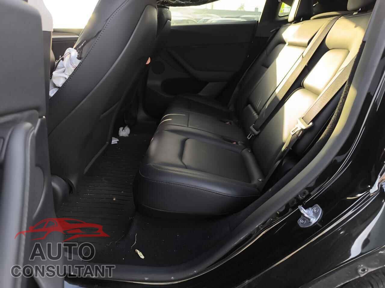 TESLA MODEL Y 2024 - 7SAYGDEE6RF197672
