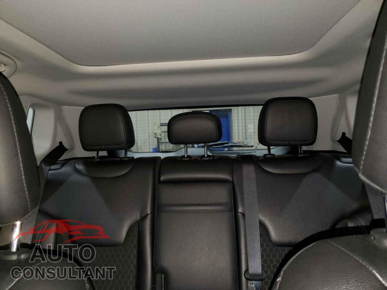 JEEP COMPASS 2018 - 3C4NJDBB8JT483010