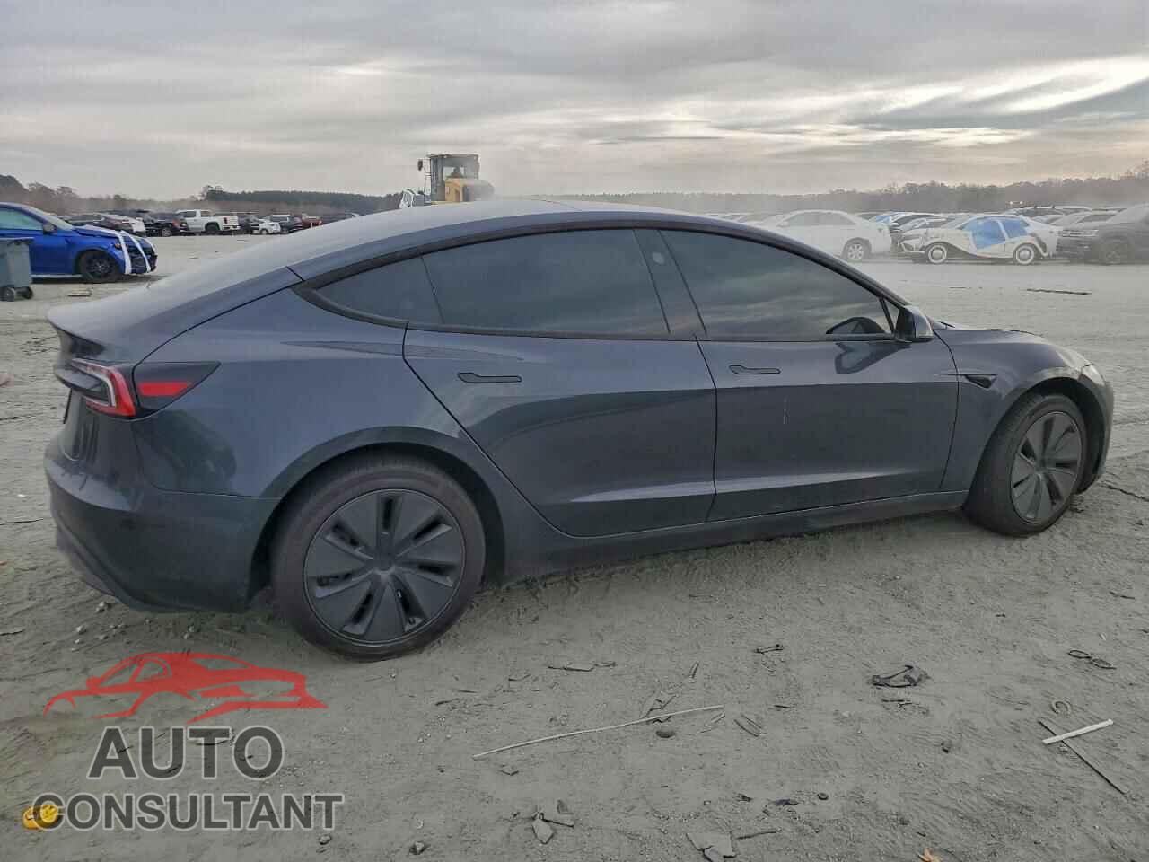 TESLA MODEL 3 2025 - 5YJ3E1EA7SF966159