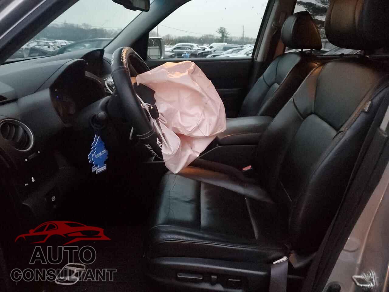 HONDA PILOT 2013 - 5FNYF4H90DB038945