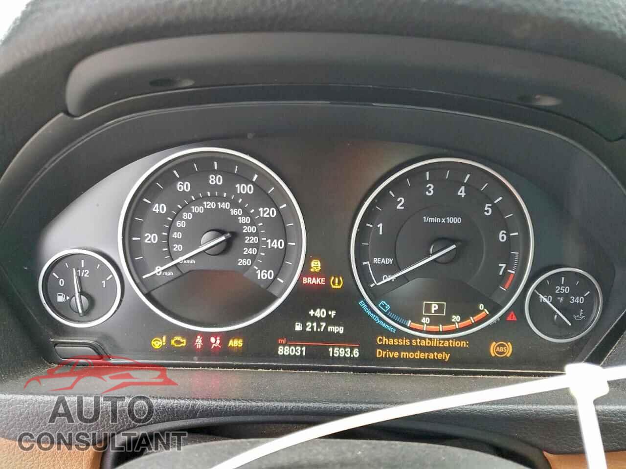 BMW 3 SERIES 2016 - WBA8E3G54GNU01892