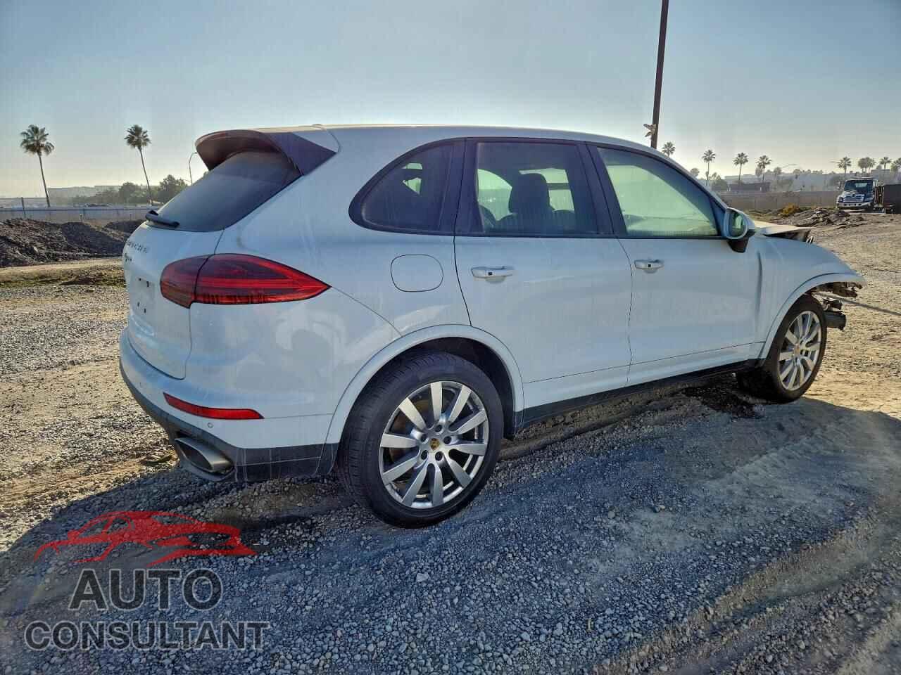 PORSCHE CAYENNE 2017 - WP1AA2A26HKA91318