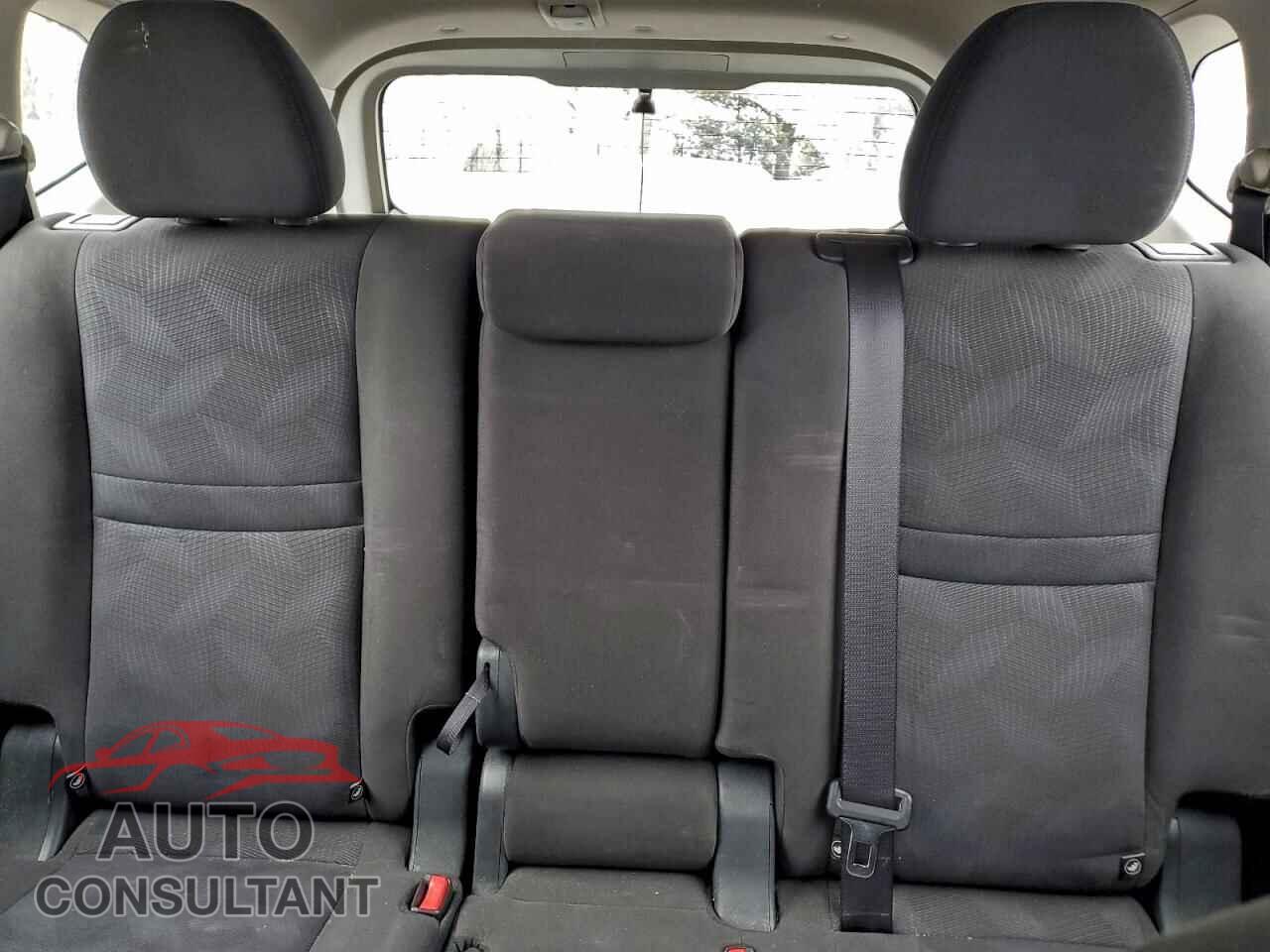 NISSAN ROGUE 2015 - KNMAT2MT0FP542369