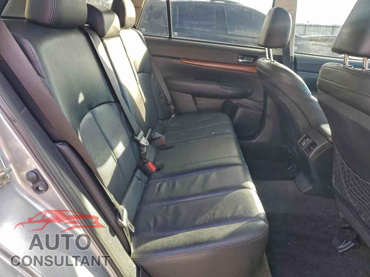 SUBARU OUTBACK 2014 - 4S4BRBLC5E3271704