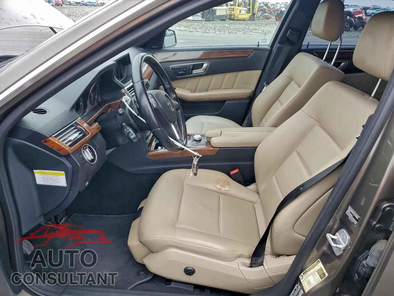 MERCEDES-BENZ E-CLASS 2012 - WDDHF5KBXCA643649