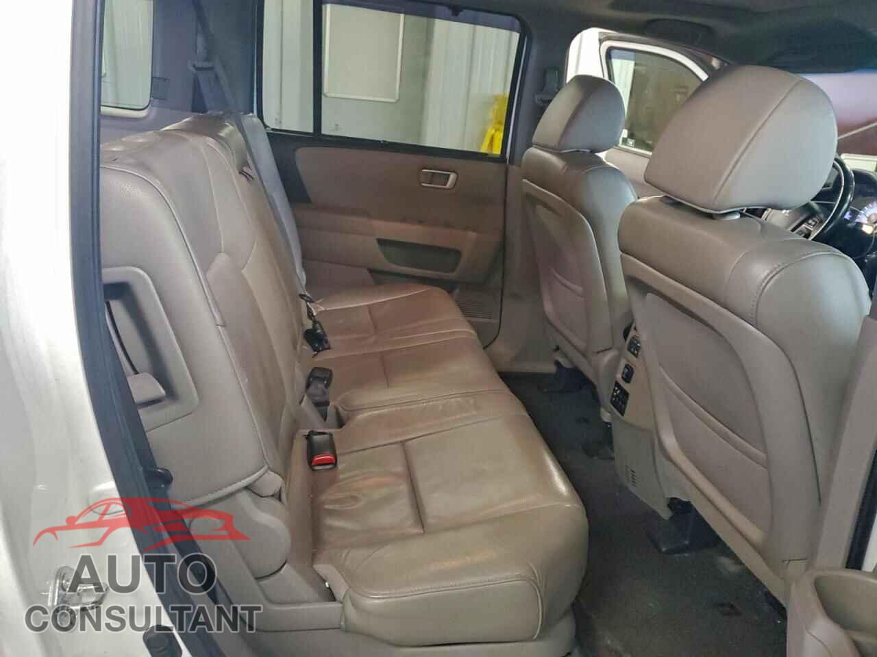 HONDA PILOT 2012 - 5FNYF4H94CB016820