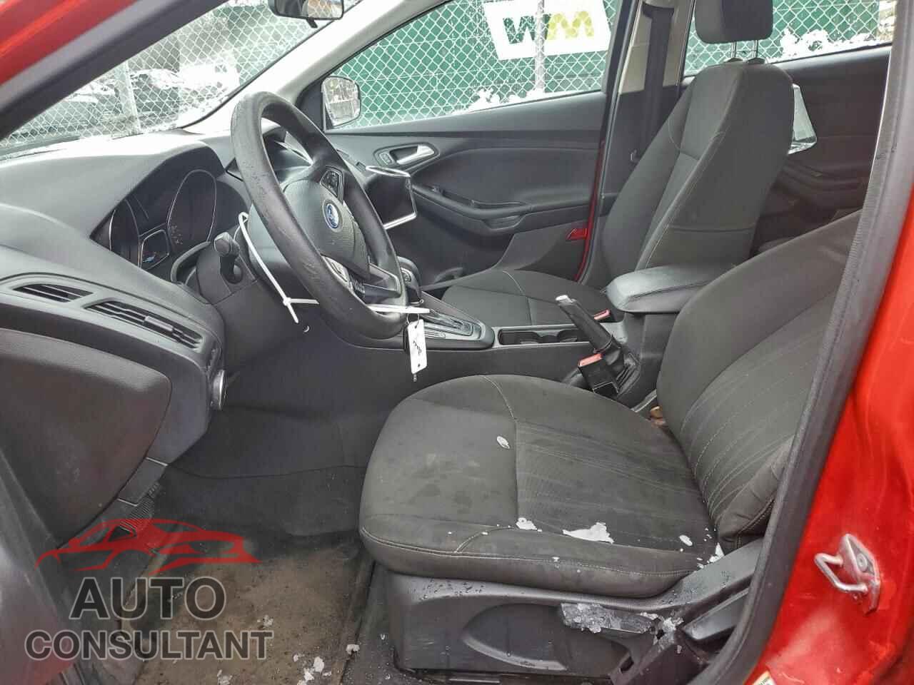 FORD FOCUS 2015 - 1FADP3K20FL263518