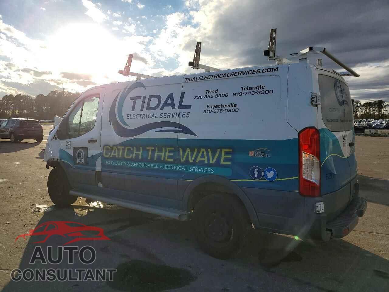 FORD TRANSIT 2015 - 1FTNR1ZM2FKA68532