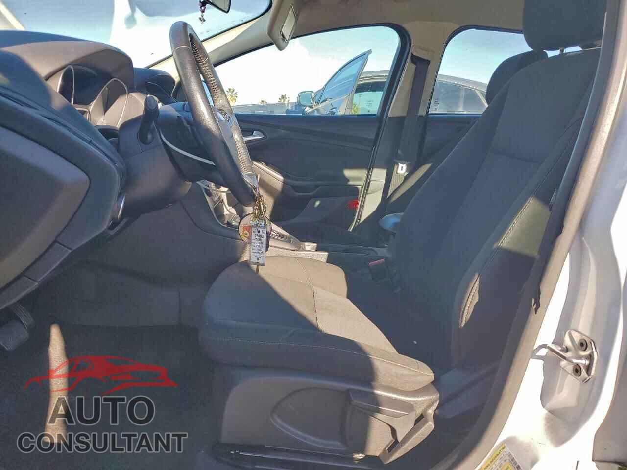 FORD FOCUS 2016 - 1FADP3F24GL238505