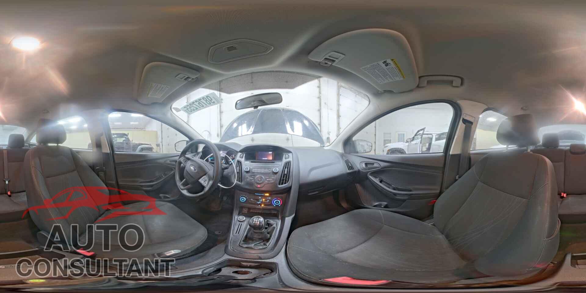 FORD FOCUS 2015 - 1FADP3E23FL298579