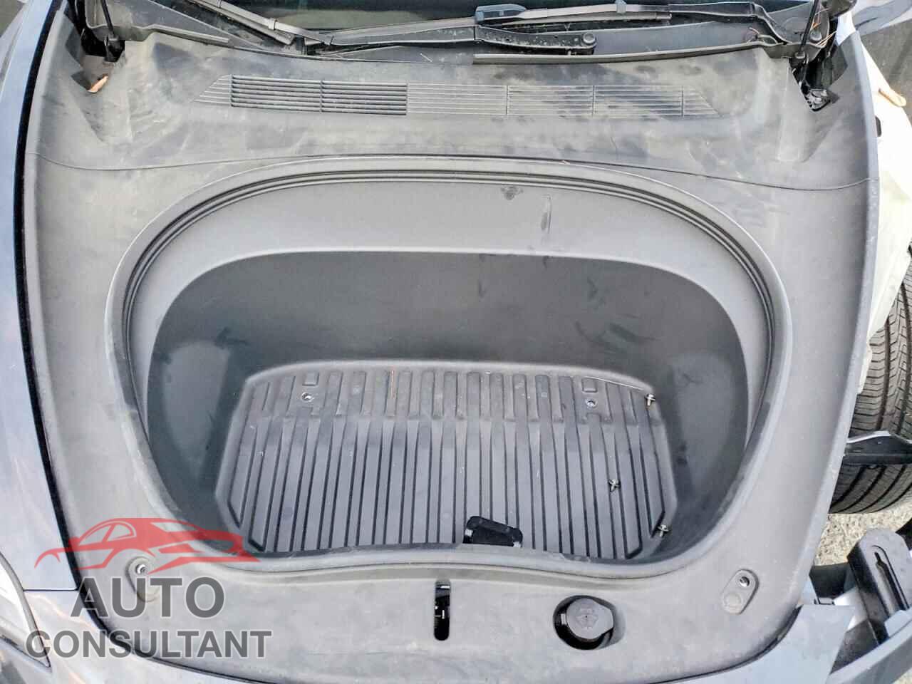 TESLA MODEL 3 2024 - 5YJ3E1EA5RF866992