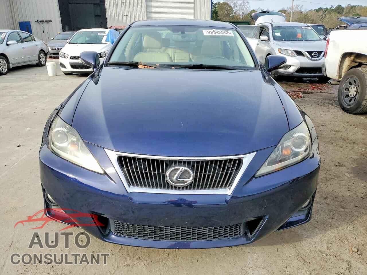 LEXUS IS 2012 - JTHCF5C25C5057774