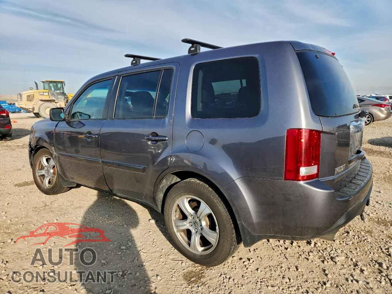 HONDA PILOT 2015 - 5FNYF4H51FB011592