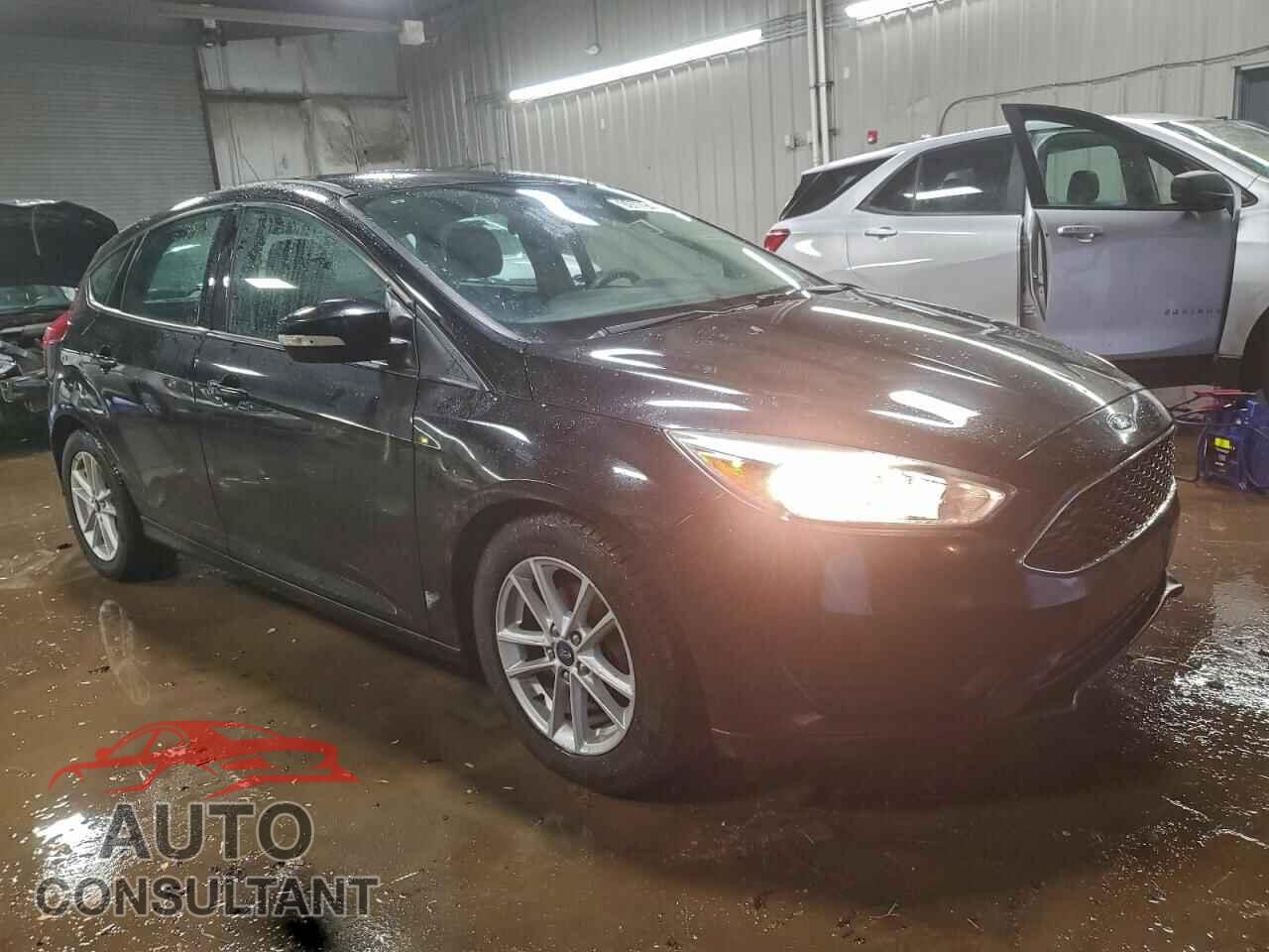 FORD FOCUS 2017 - 1FADP3K22HL224352