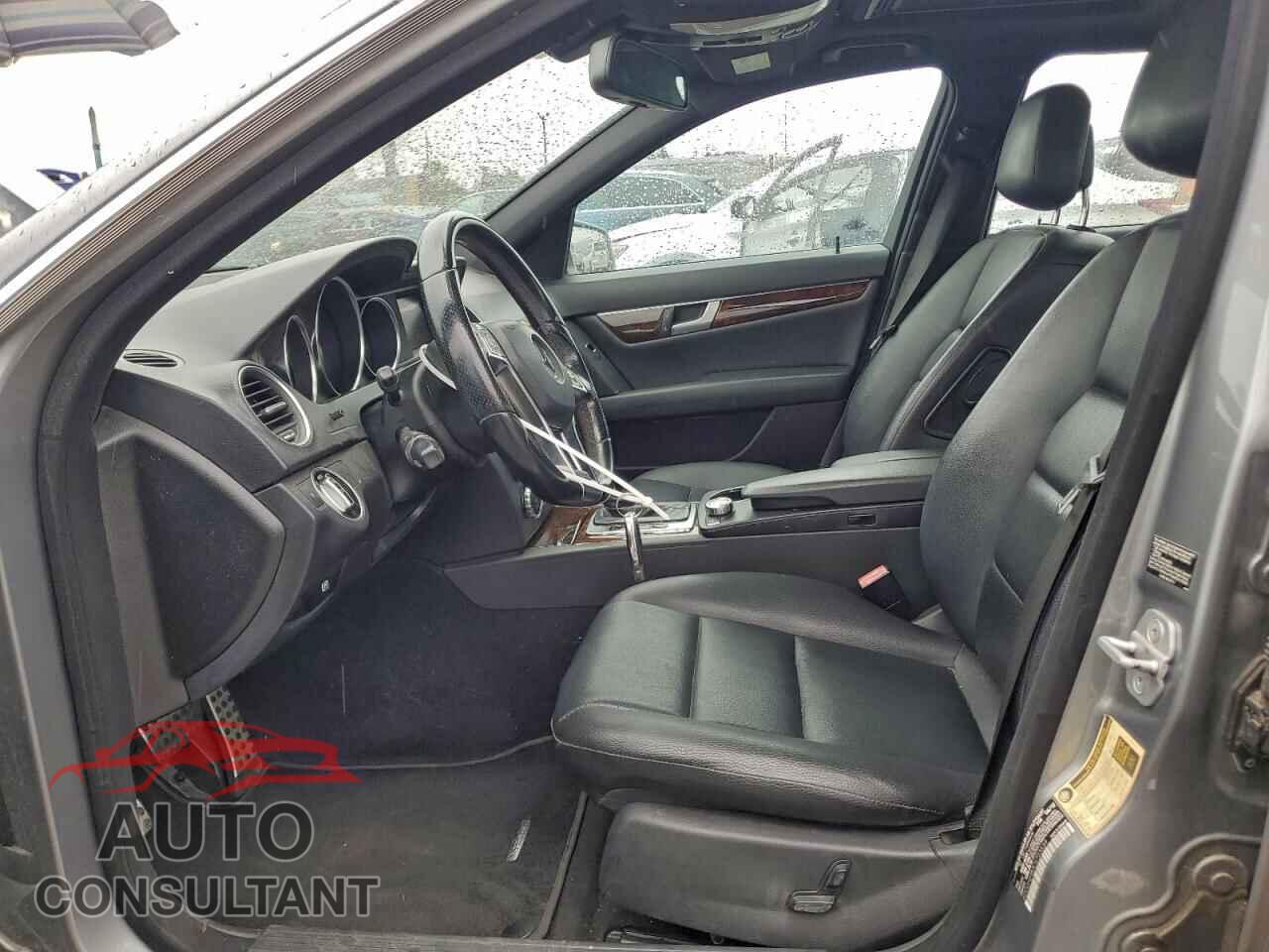 MERCEDES-BENZ C-CLASS 2012 - WDDGF4HB2CA723539