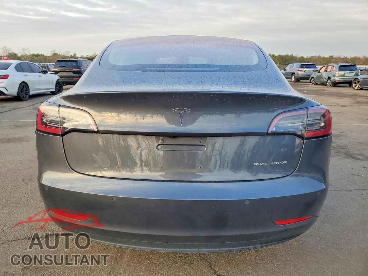 TESLA MODEL S 2018 - 5YJ3E1EB5JF121186