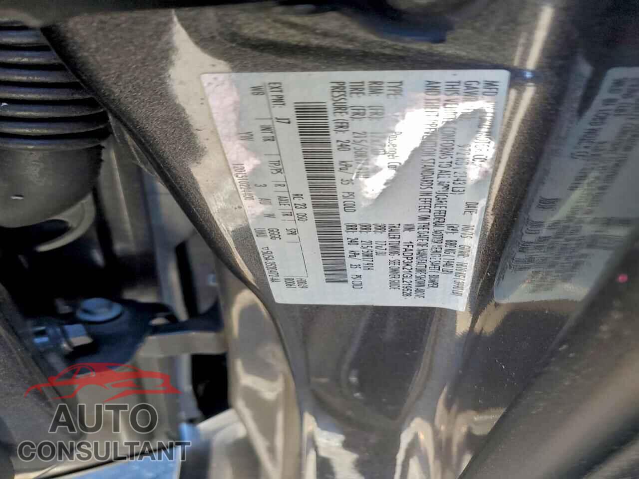 FORD FOCUS 2016 - 1FADP3K21GL219528