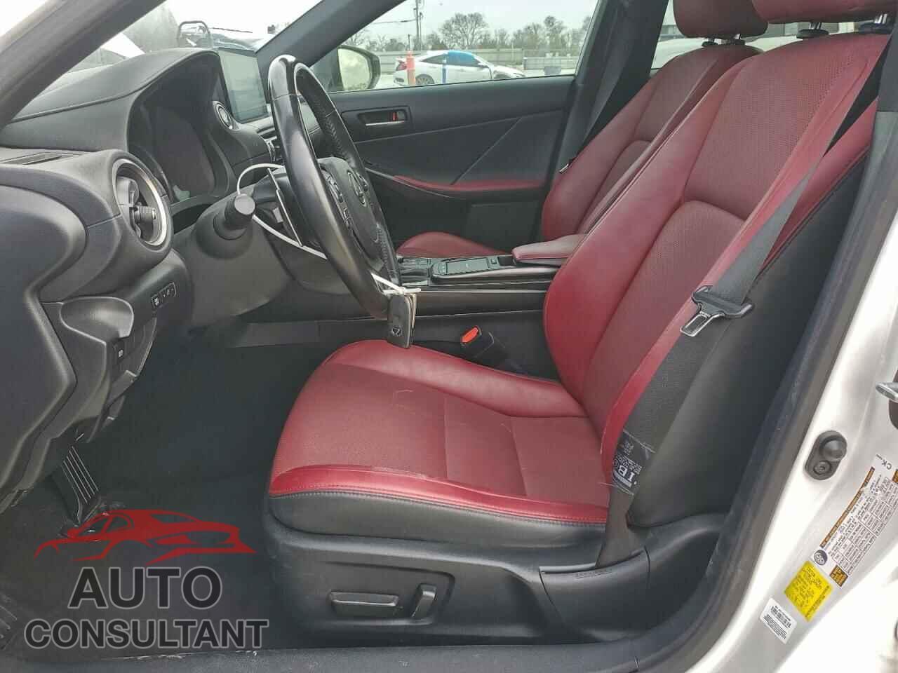 LEXUS IS 2021 - JTHCA1D25M5115986