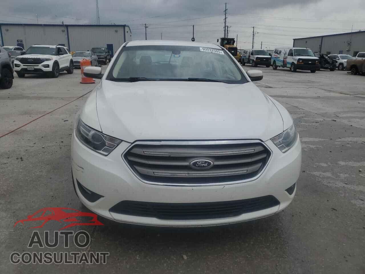 FORD TAURUS 2015 - 1FAHP2E89FG202060