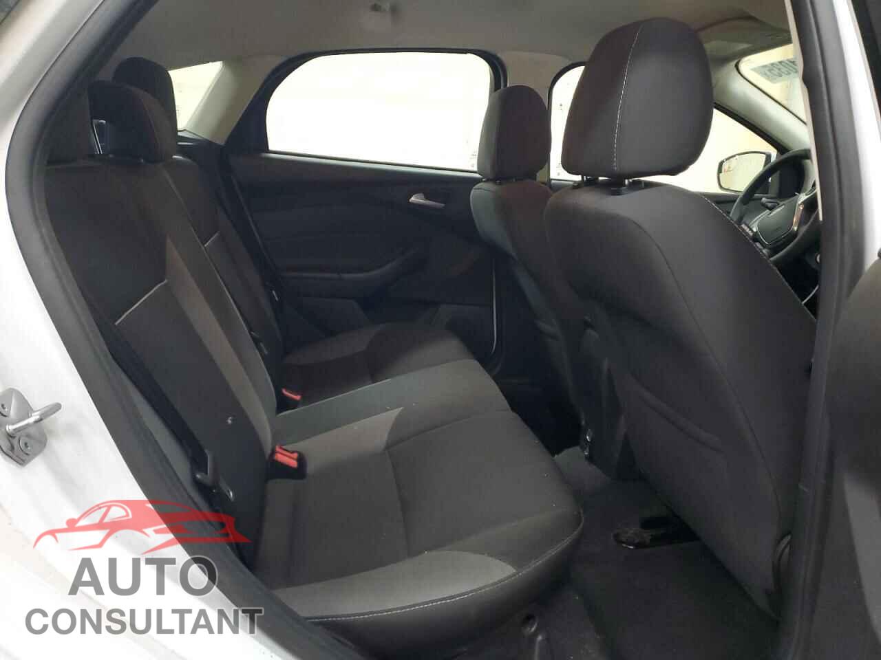 FORD FOCUS 2014 - 1FADP3K27EL348385
