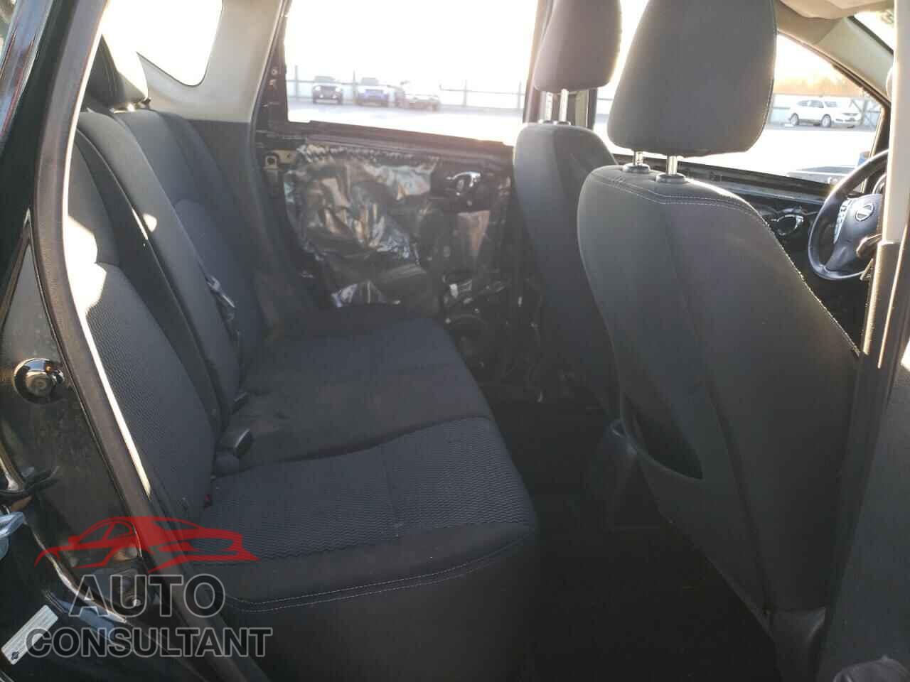 NISSAN VERSA 2017 - 3N1CE2CP8HL363814