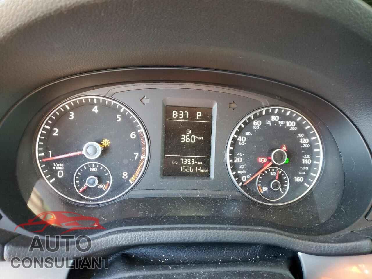 VOLKSWAGEN PASSAT 2015 - 1VWAS7A38FC021652