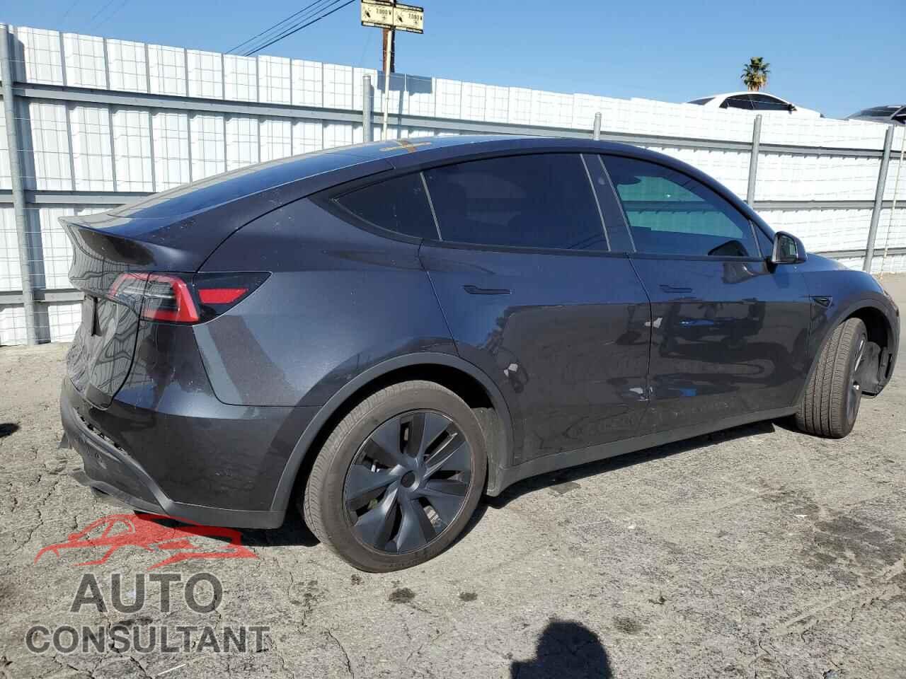 TESLA MODEL Y 2024 - 7SAYGDED2RF207587