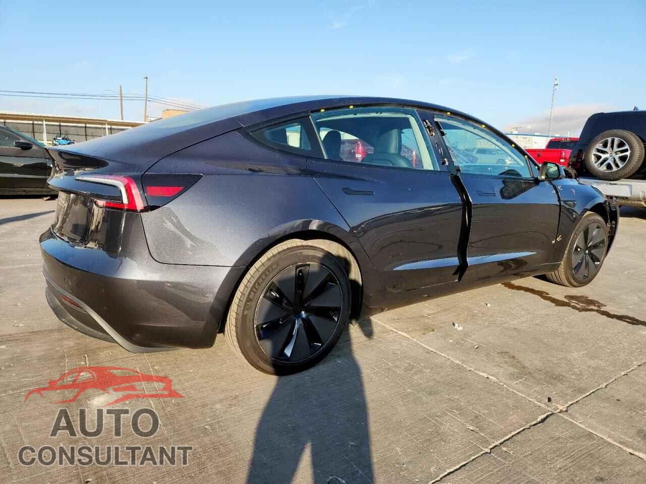 TESLA MODEL 3 2025 - 5YJ3E1EA2SF913305