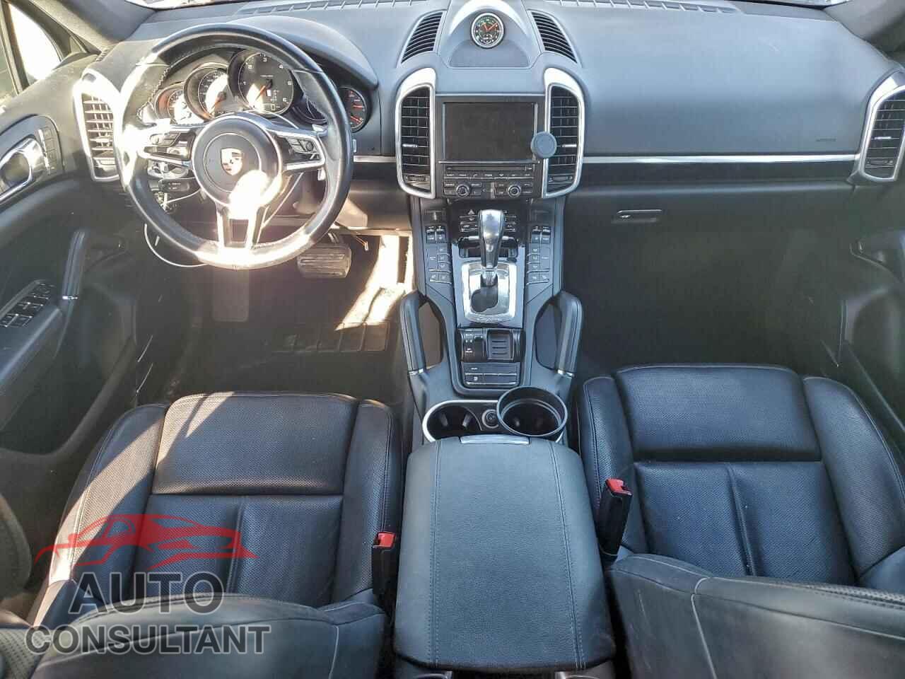 PORSCHE CAYENNE 2016 - WP1AF2A2XGKA42512
