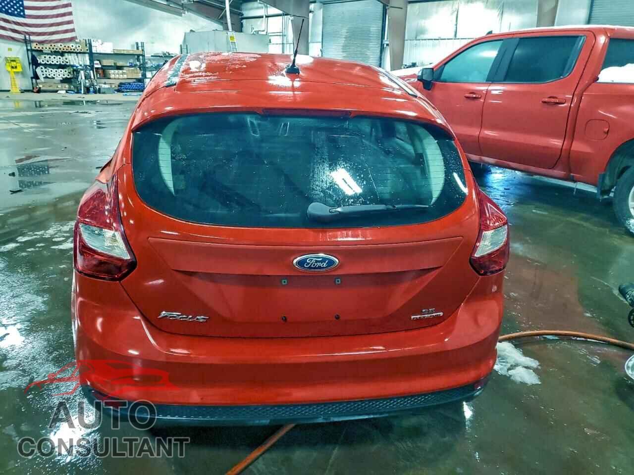 FORD FOCUS 2014 - 1FADP3K24EL421292