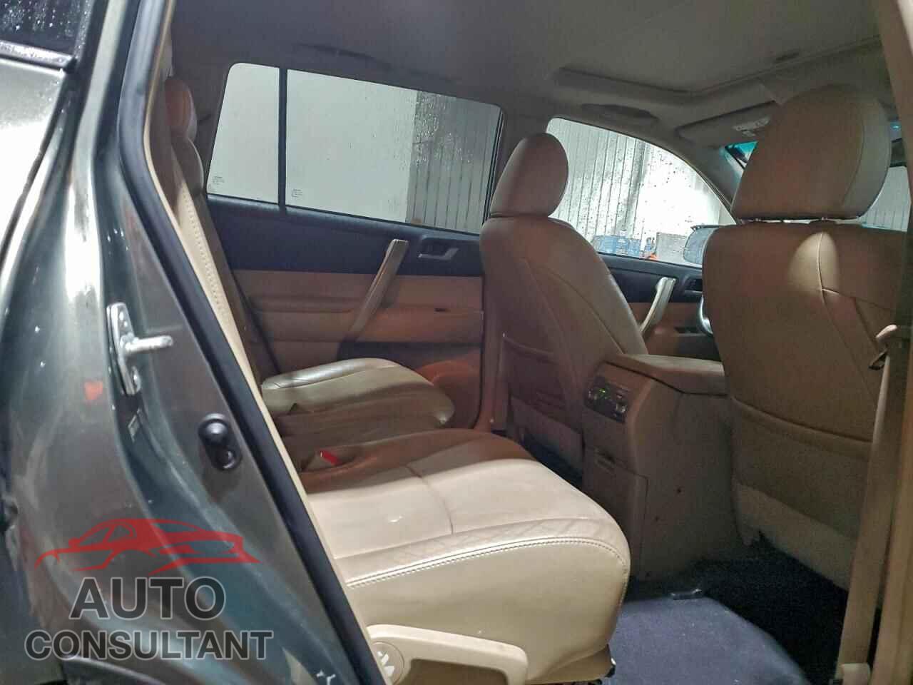 TOYOTA HIGHLANDER 2012 - 5TDBK3EH3CS142217