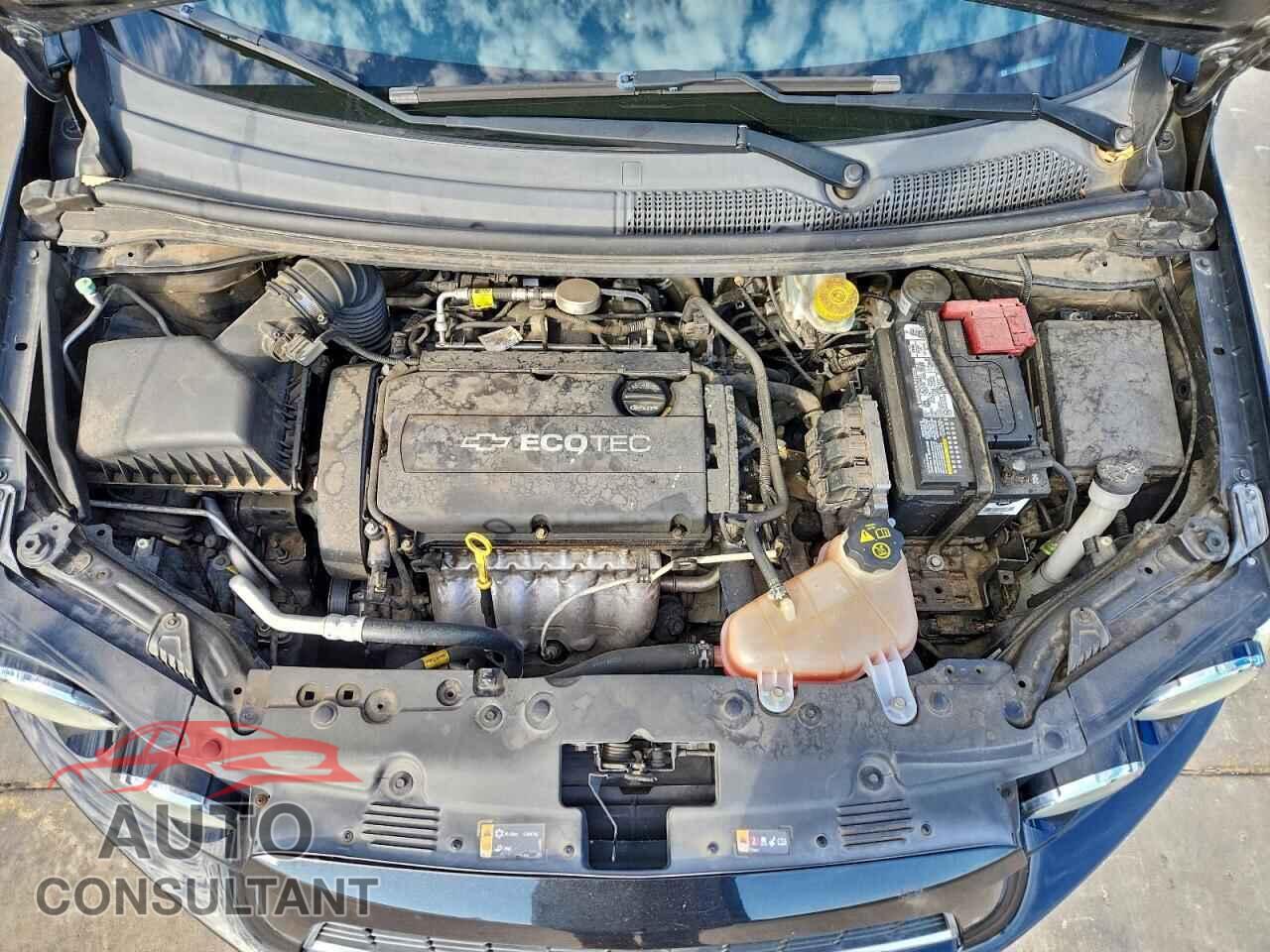 CHEVROLET SONIC 2014 - 1G1JC5SH1E4100130