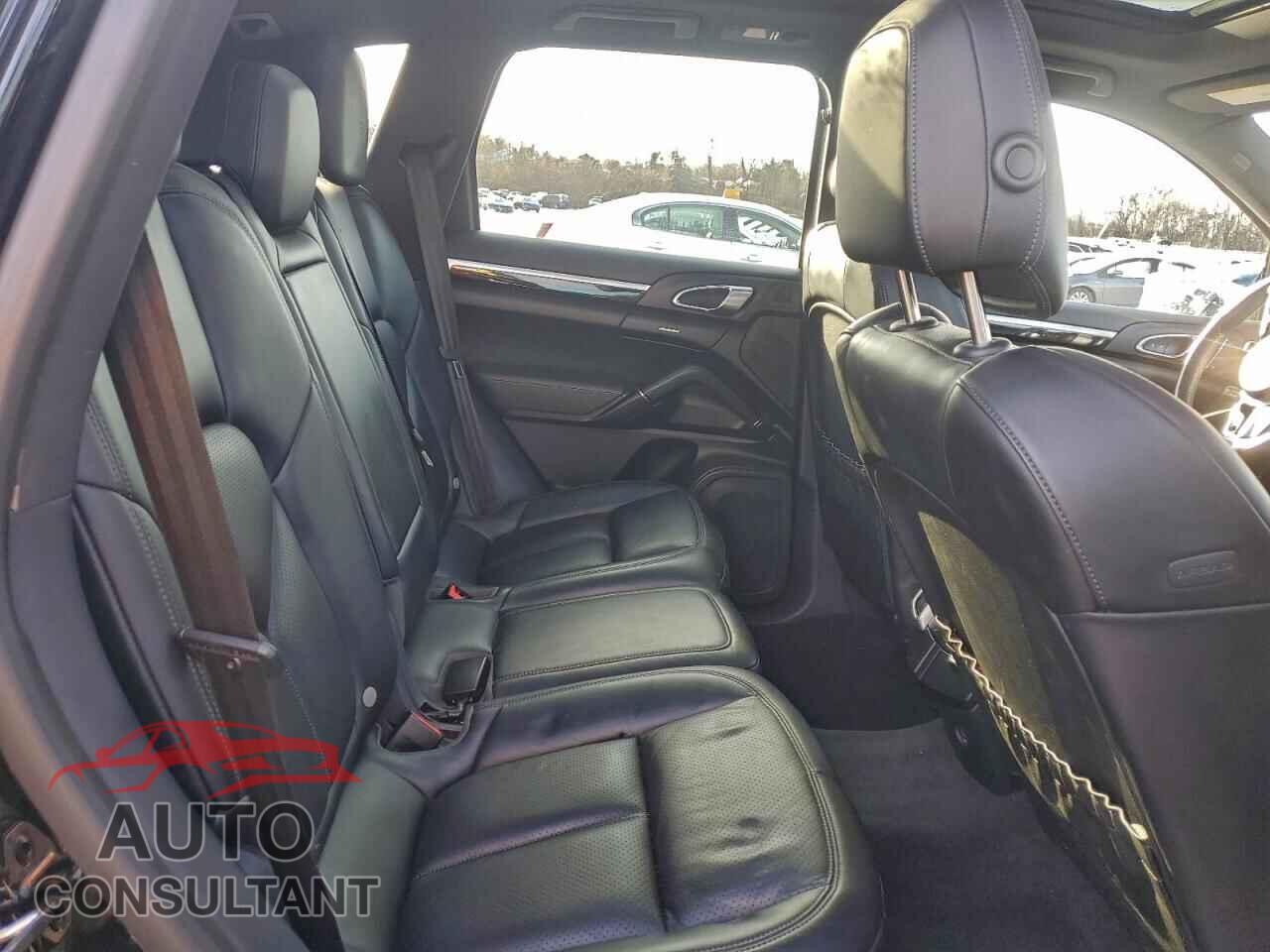 PORSCHE CAYENNE 2018 - WP1AA2A20JKA01344