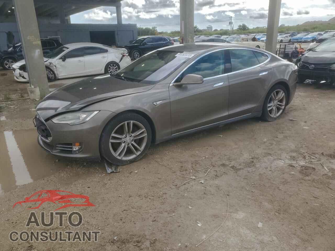 TESLA MODEL S 2015 - 5YJSA1S18FF100326
