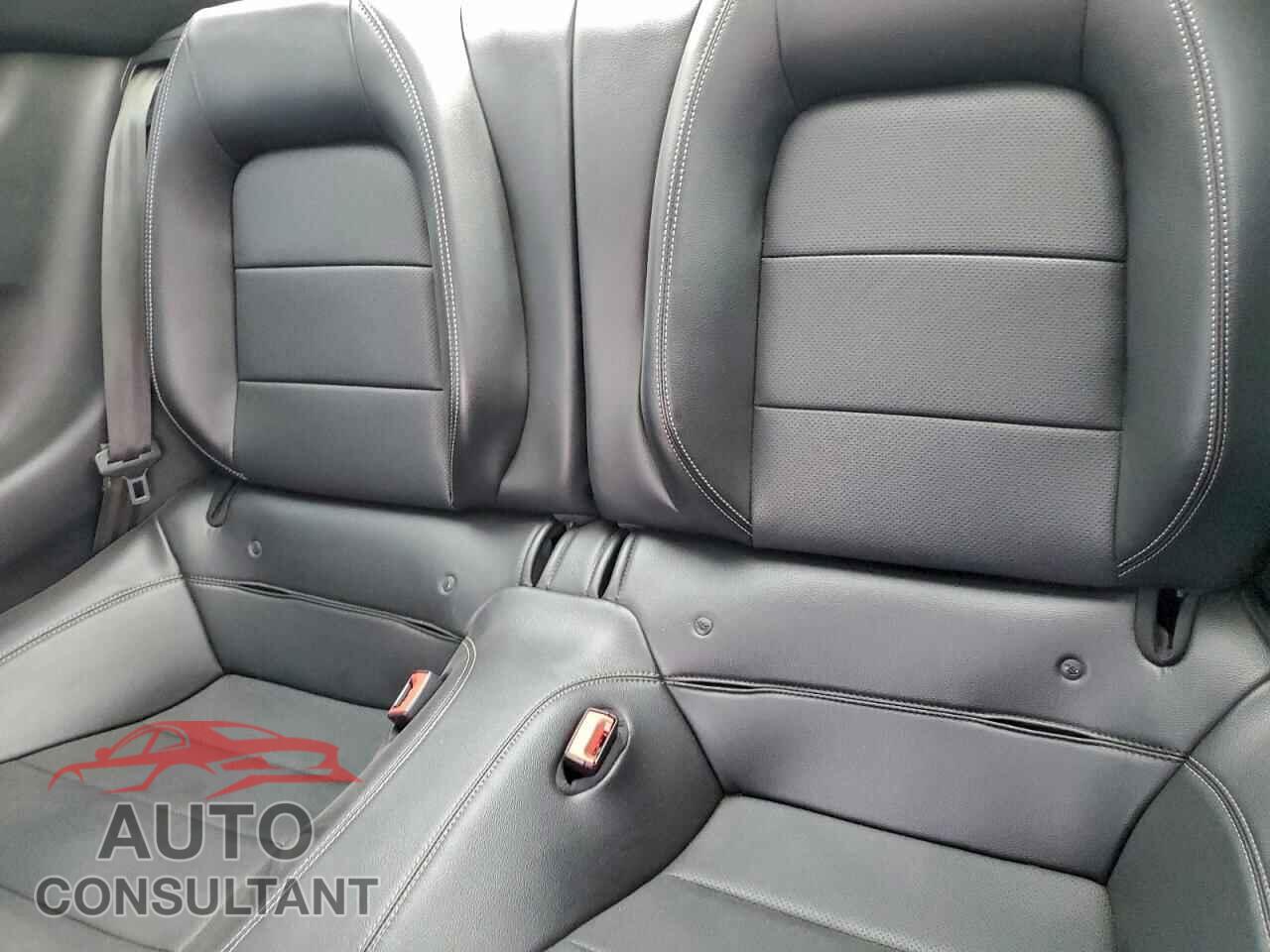 FORD MUSTANG 2018 - 1FA6P8CF8J5116495